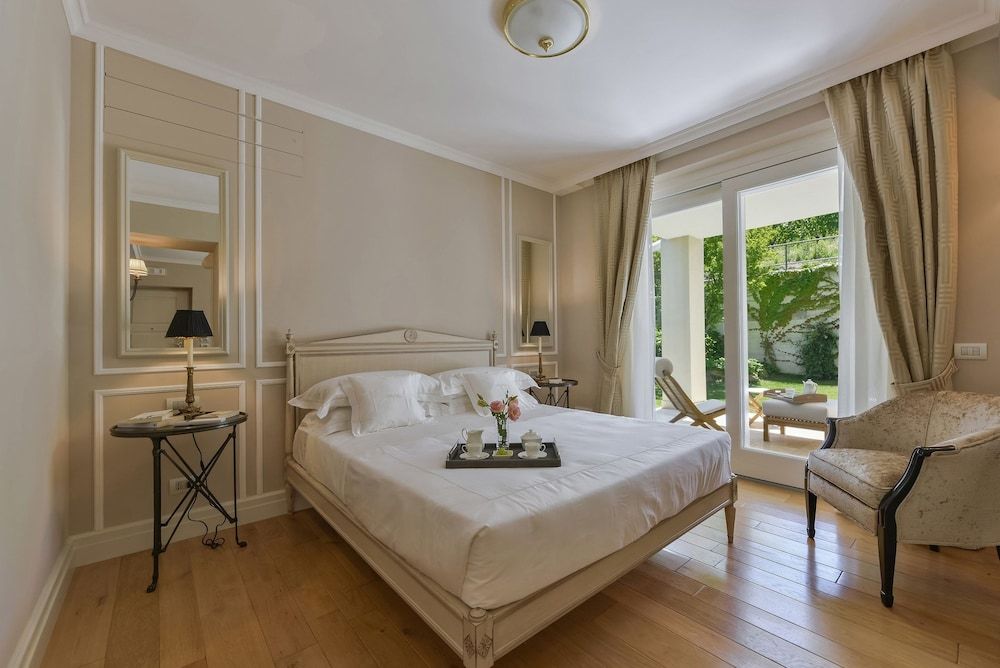 Luxury Apartment, Garden Area