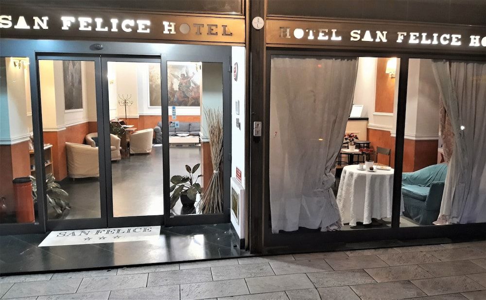 undefined Hotel San Felice 2