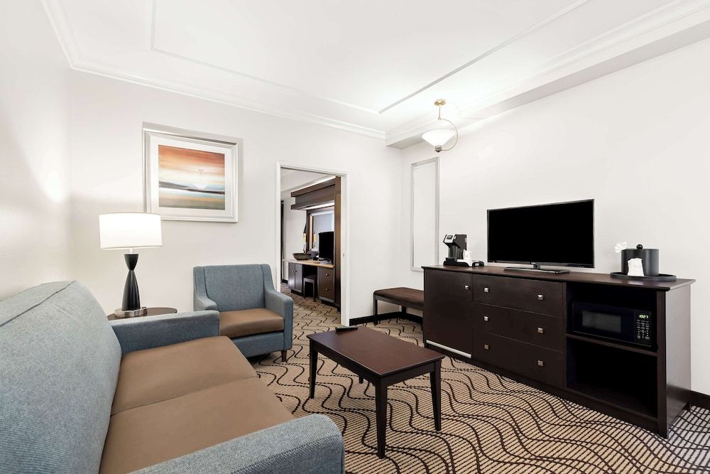 Best Western Plus Irvine Spectrum Hotel Suite, 2 Queen Beds, Accessible, Bathtub (with Sofabed) 4