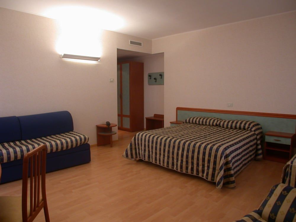Hotel La Pergola Classic Double Room 4