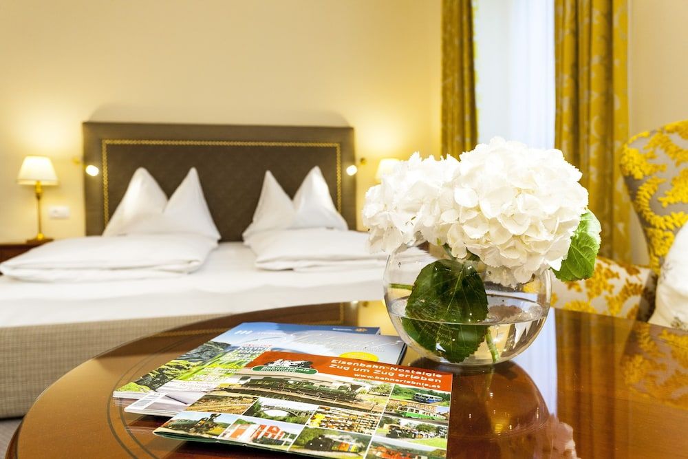 Parkhotel Graz - Traditional Luxury Standard Double Room 5