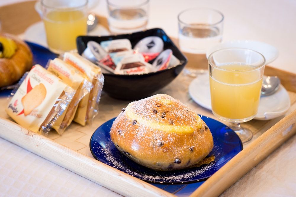 Room Service - Dining