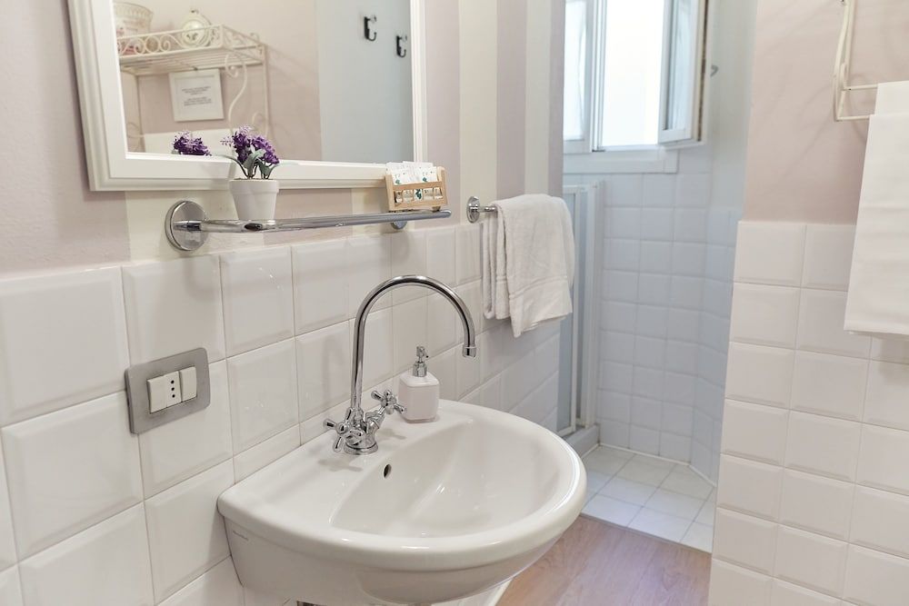 B&B di Piazza del Duomo Basic Double Room, 1 Double Bed, Non Smoking (Small Room with External bathroom) 4