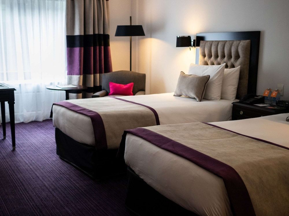Superior Room, 2 Twin Beds, City View