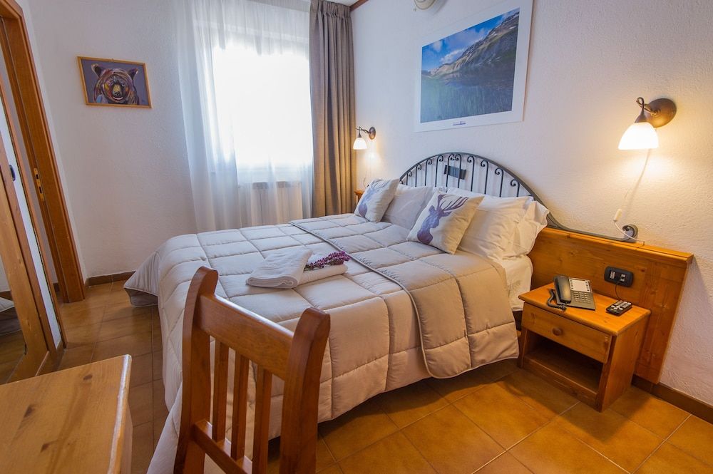 Hotel Iris Quadruple Room 2