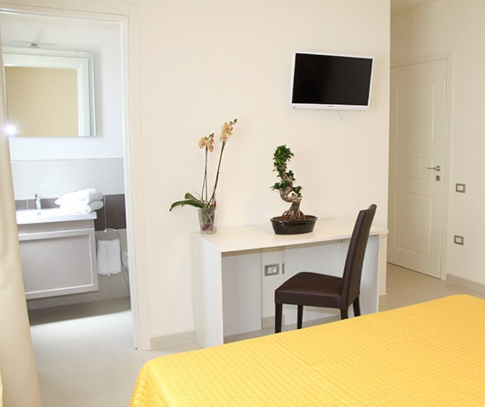 Xenia Hotel Superior Double or Twin Room, Patio 6