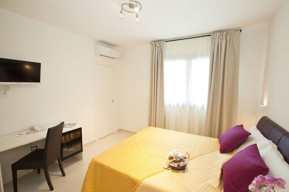 Xenia Hotel Superior Double or Twin Room 6