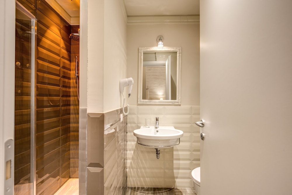 Casa Mia Vaticano Guest House Double or Twin Room 16