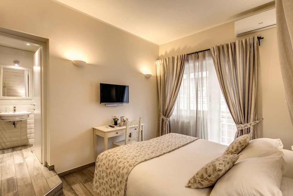 undefined Casa Mia Vaticano Guest House 2