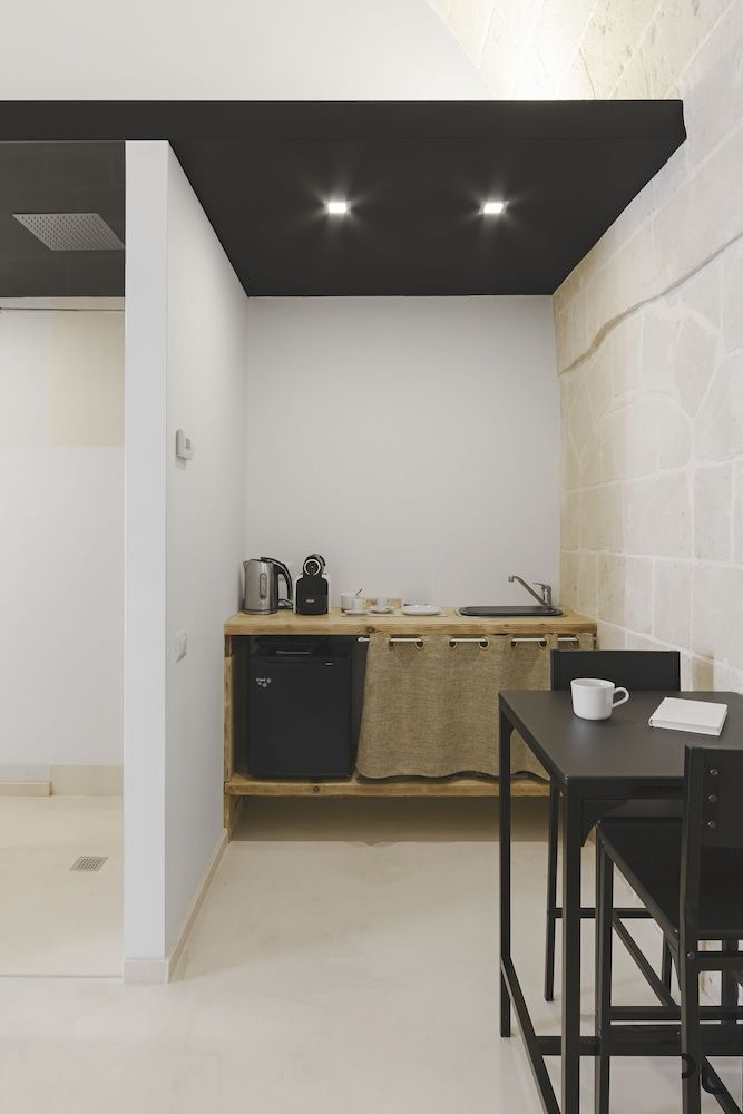 Hydria Residence Deluxe Double Room 8