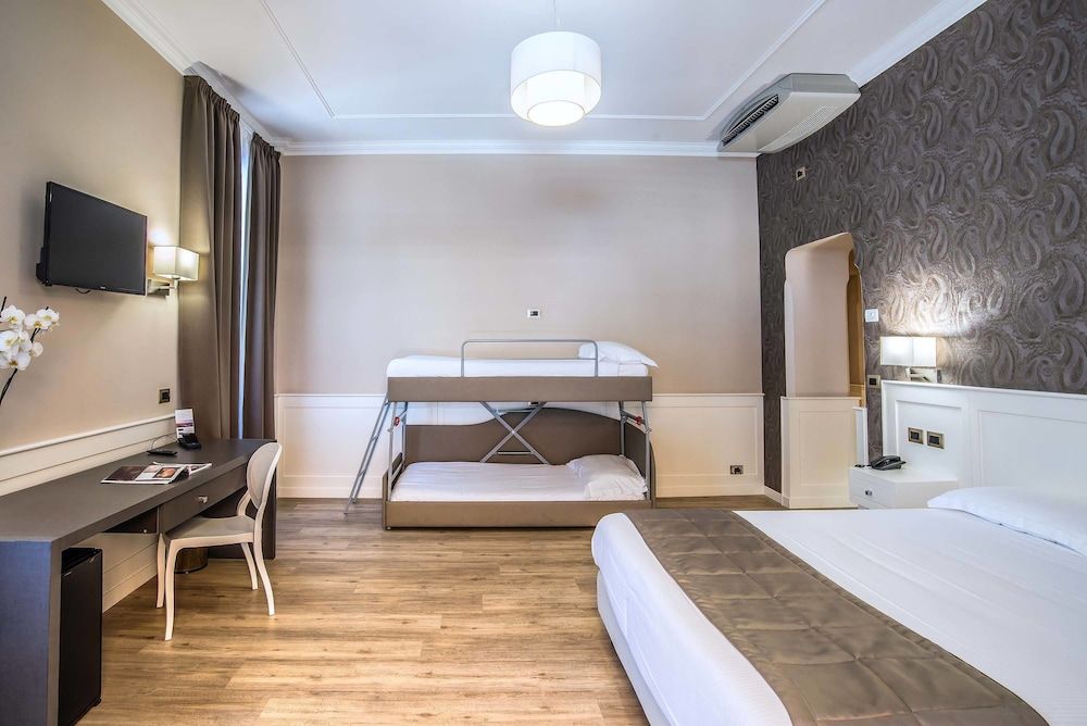 Hotel Museum Deluxe Room 8