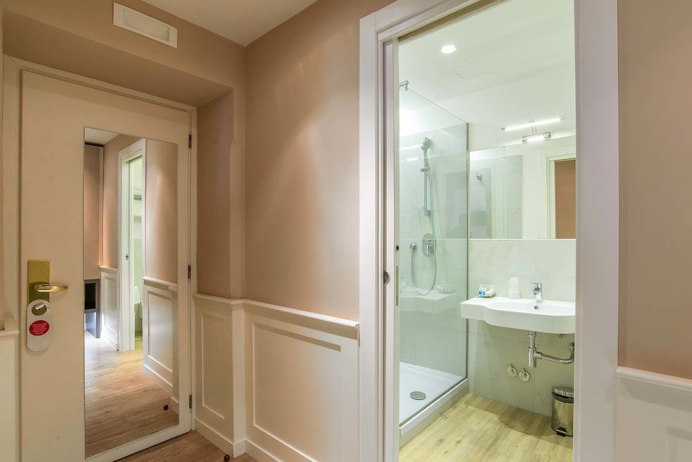 Hotel Museum Deluxe Room 11