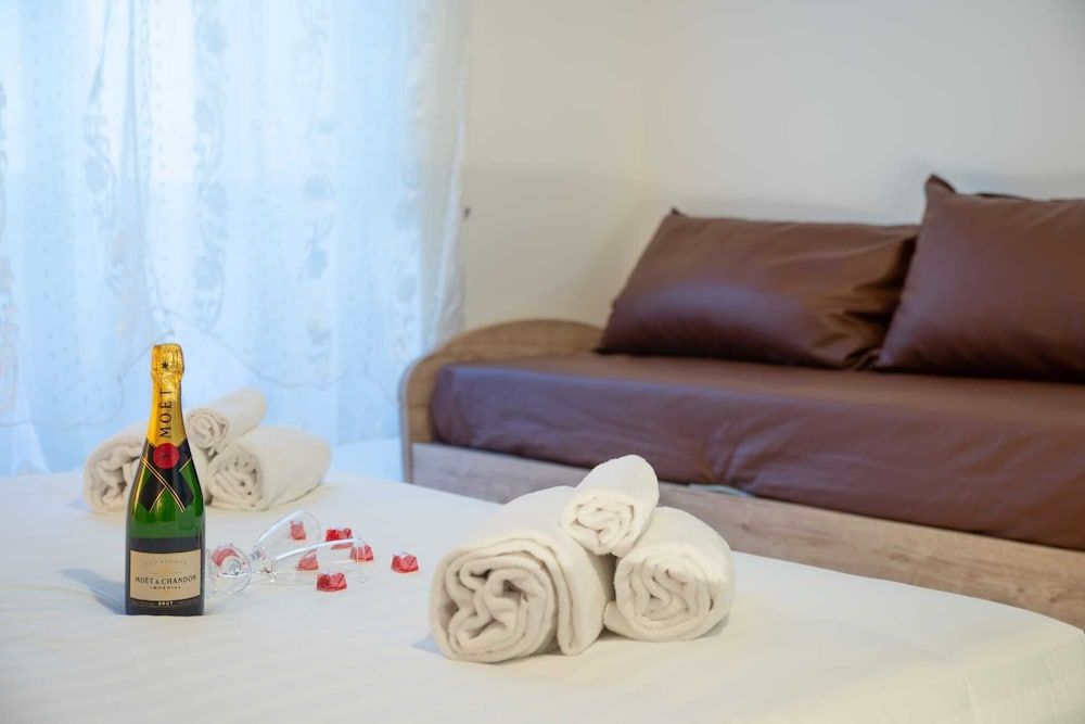 undefined Romerooms 5