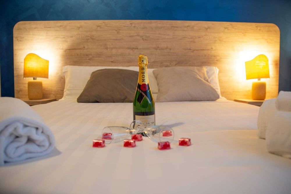 undefined Romerooms 6