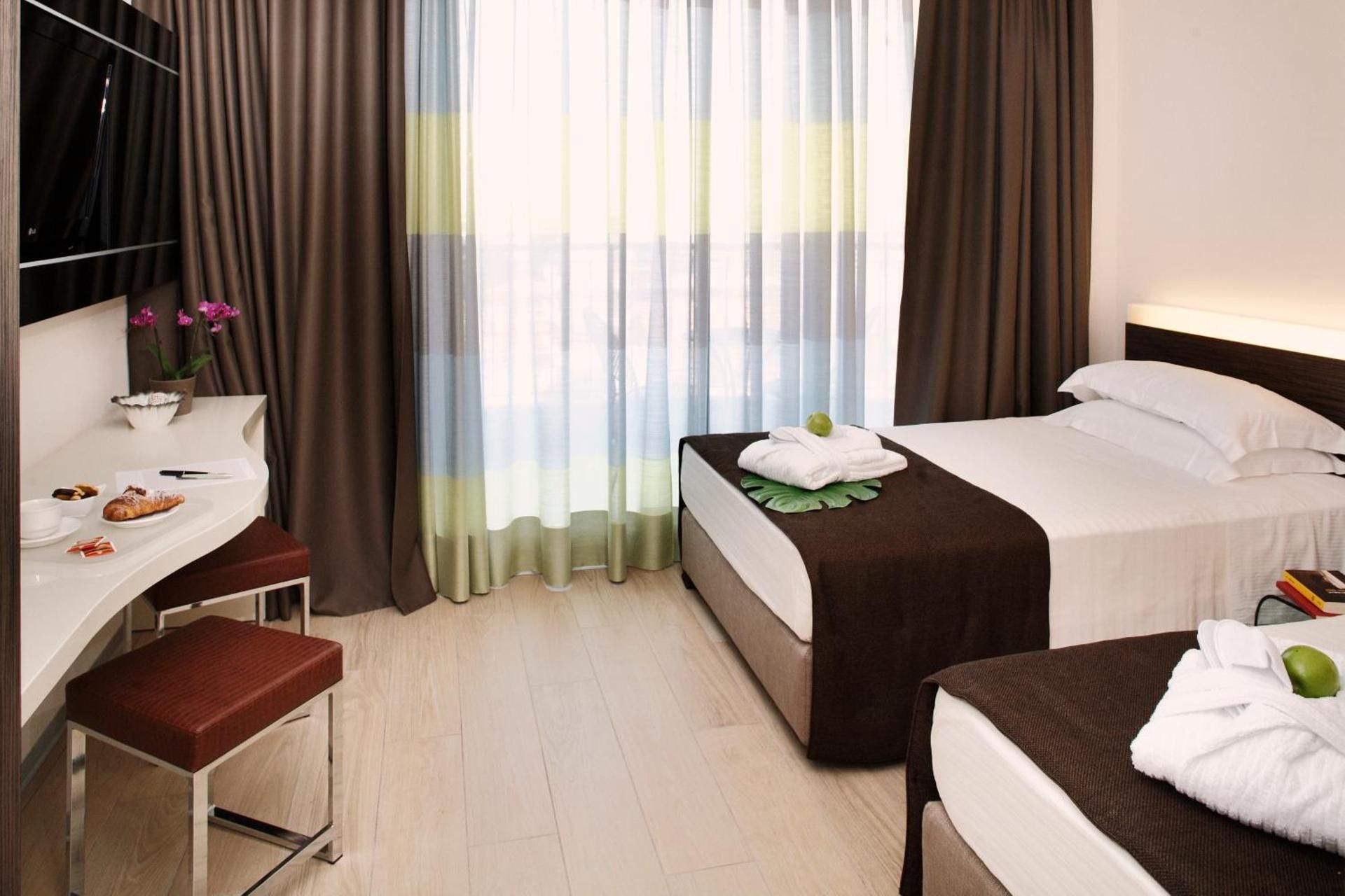 Deluxe Twin Room