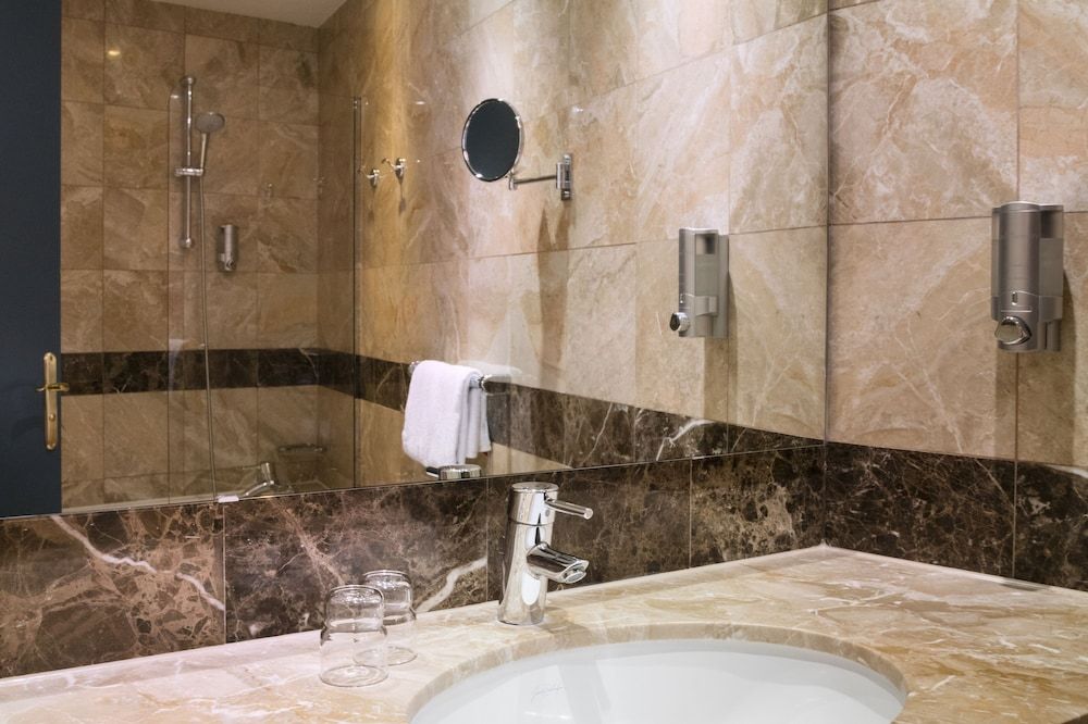 Hotel Saint Germain Standard Double Room 8