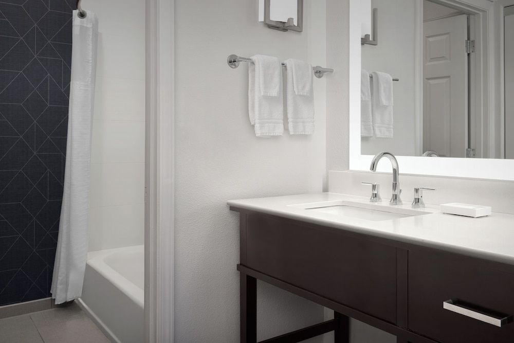 2 Double 1 Bedroom Suite