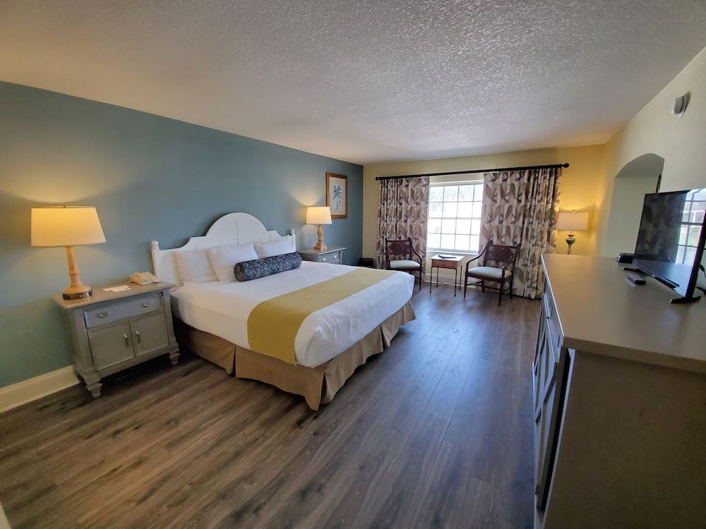 Suite, 1 King Bed, Non Smoking (Waterfront)