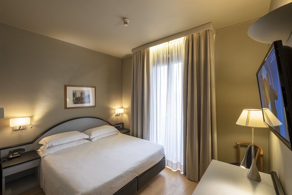 Hotel Touring Classic Double or Twin Room 4