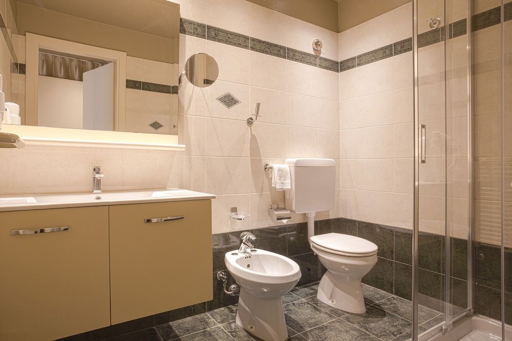 Hotel Touring Classic Double or Twin Room 7