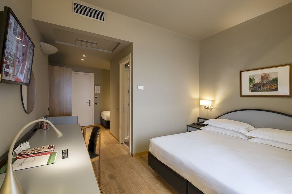 Hotel Touring Classic Double or Twin Room 2