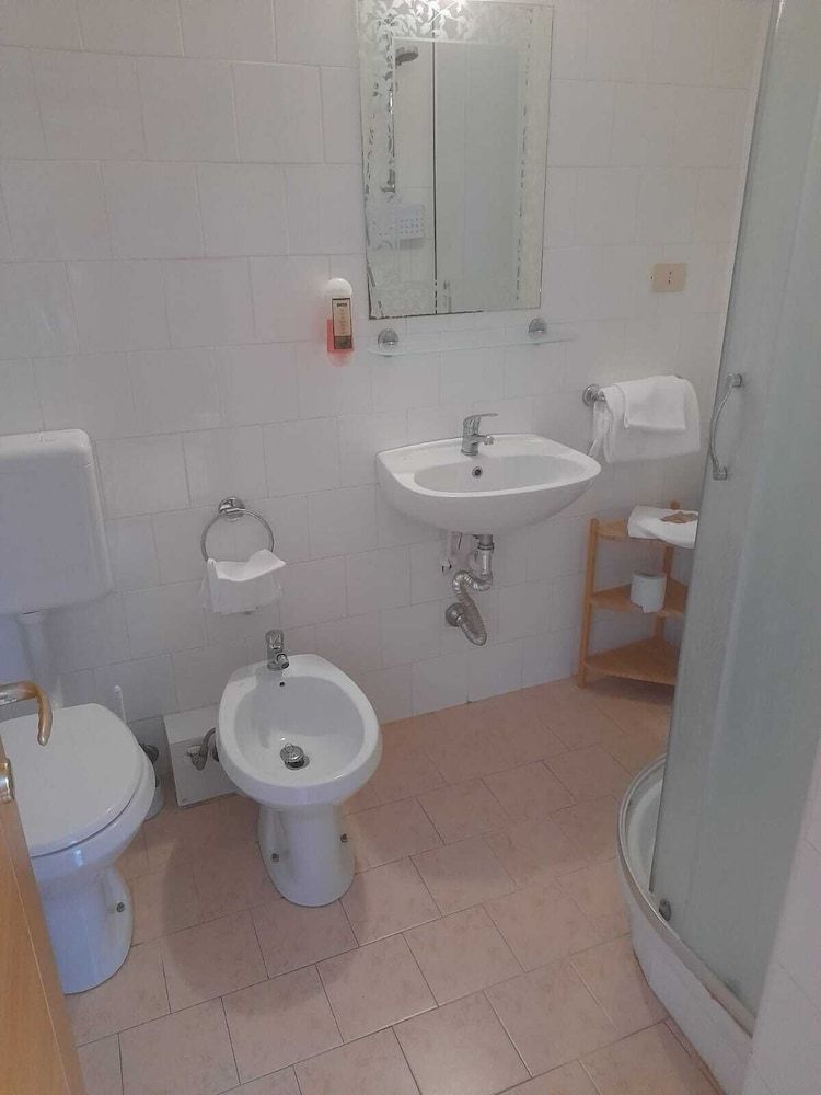 Hotel Touring Double or Twin Room 15