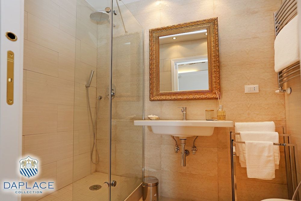 Madonna de’ Monti Suites Superior Double Room 11