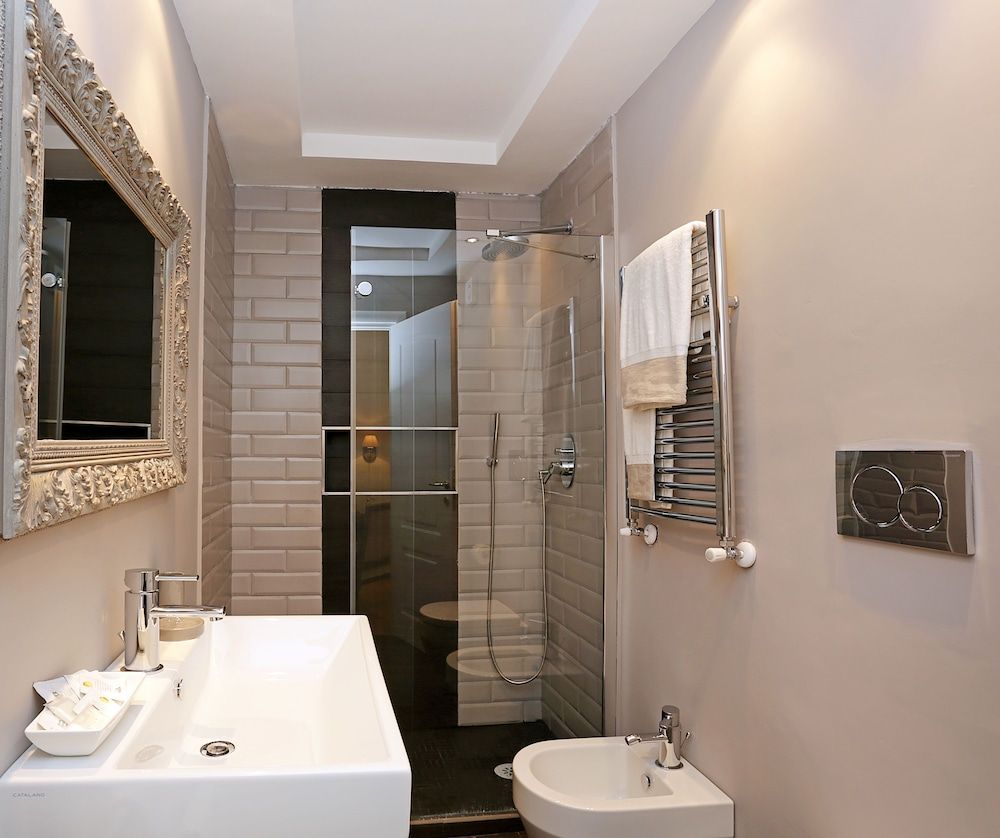 Madonna de’ Monti Suites Superior Double Room 12