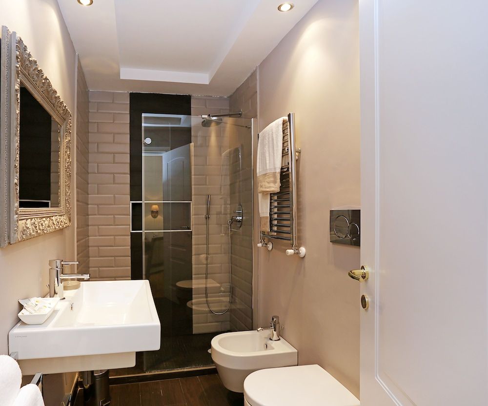 Madonna de’ Monti Suites Junior Suite 5