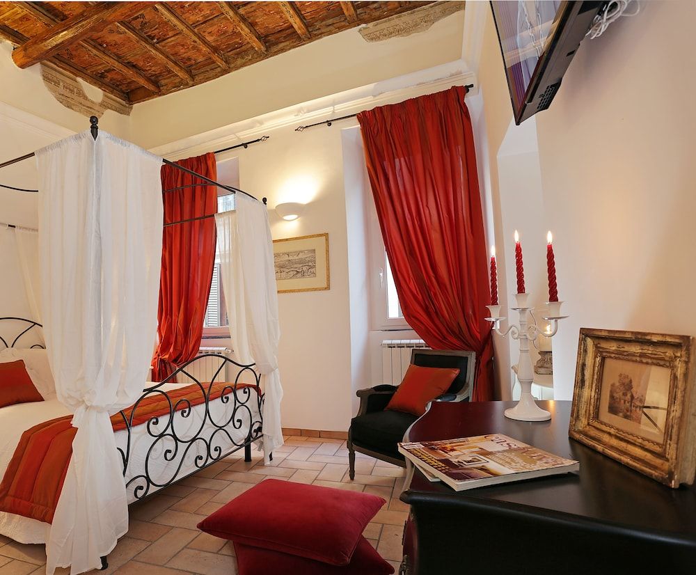 Madonna de’ Monti Suites Superior Double Room 16