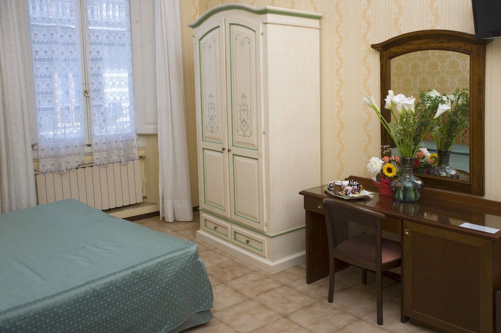 Hotel Beatrice Double Room 14