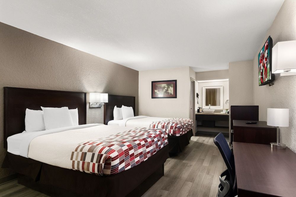 Deluxe Room, 2 Queen Beds, Smoking