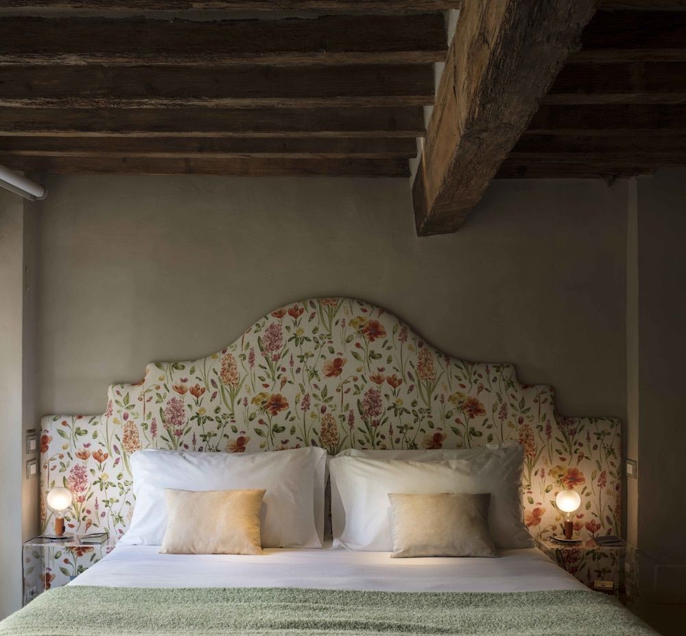 undefined Ottantotto Firenze