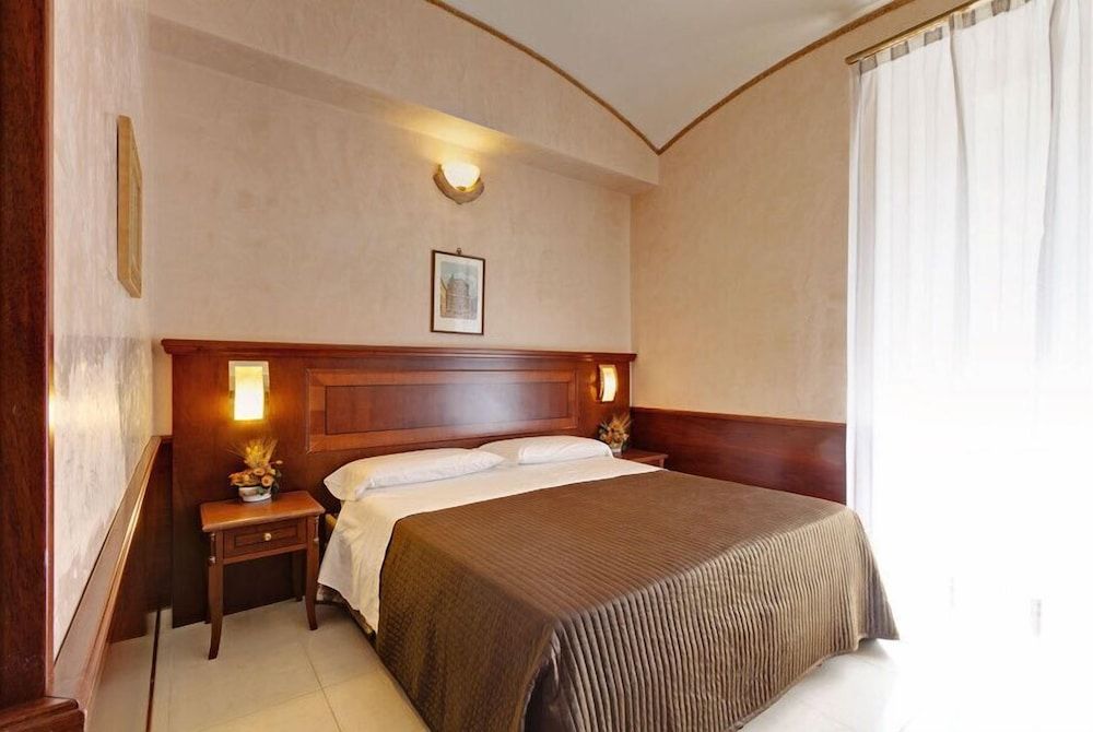 undefined Hotel Robinson 4