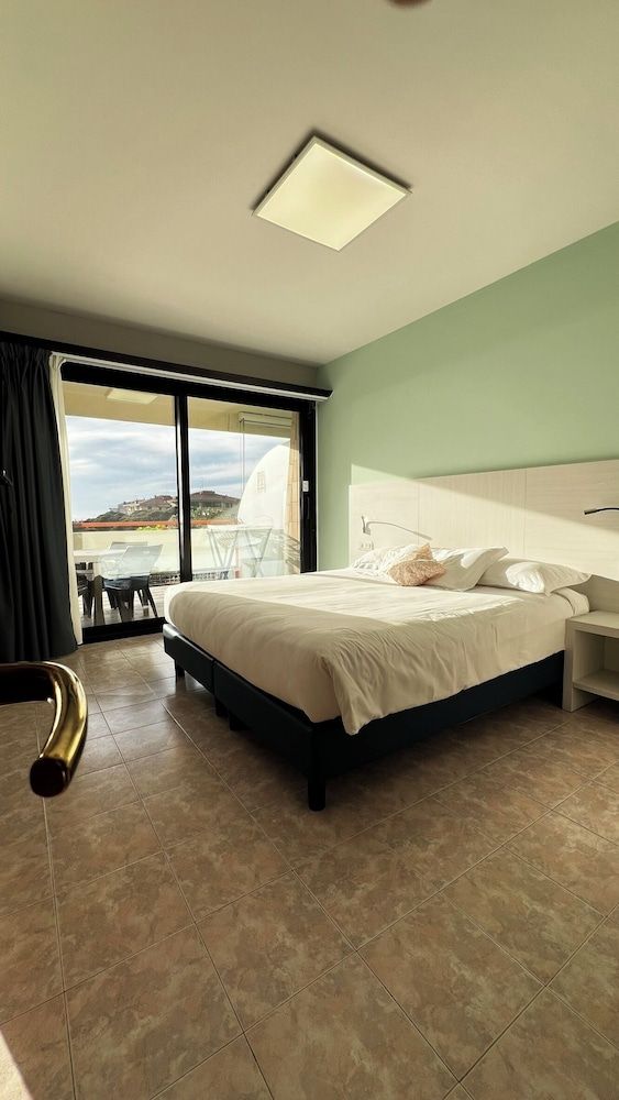 Suites Marilia Apartments Panoramic Apartment, 1 Bedroom, Sea View, Sea Facing 4