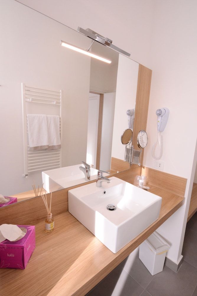 Sicilia Hotel Spa Family Suite, 2 Bedrooms, 2 Bathrooms 6