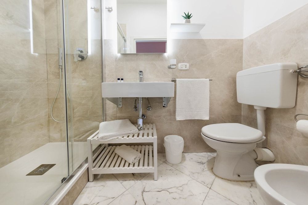 B&B Colori e Note Comfort Room, 1 Queen Bed with Sofa bed, Private Bathroom, Garden View 7