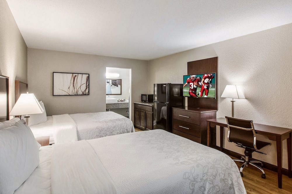 undefined Red Roof Inn PLUS+ Dallas – Addison 8