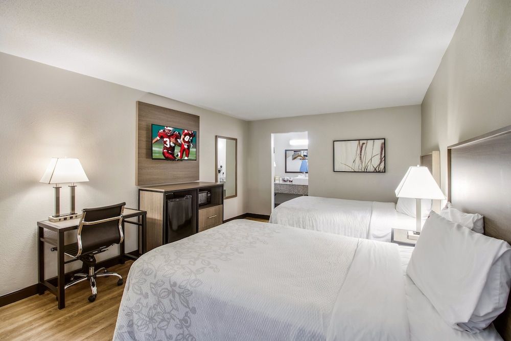 undefined Red Roof Inn PLUS+ Dallas – Addison 7