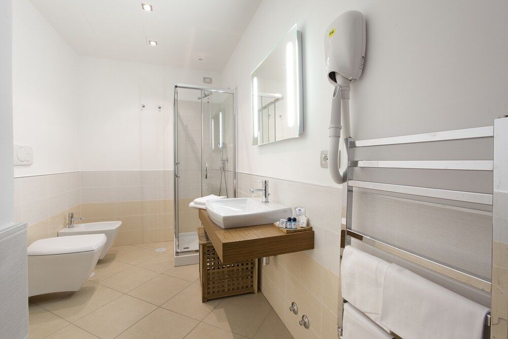 Triple Room, Annex Building