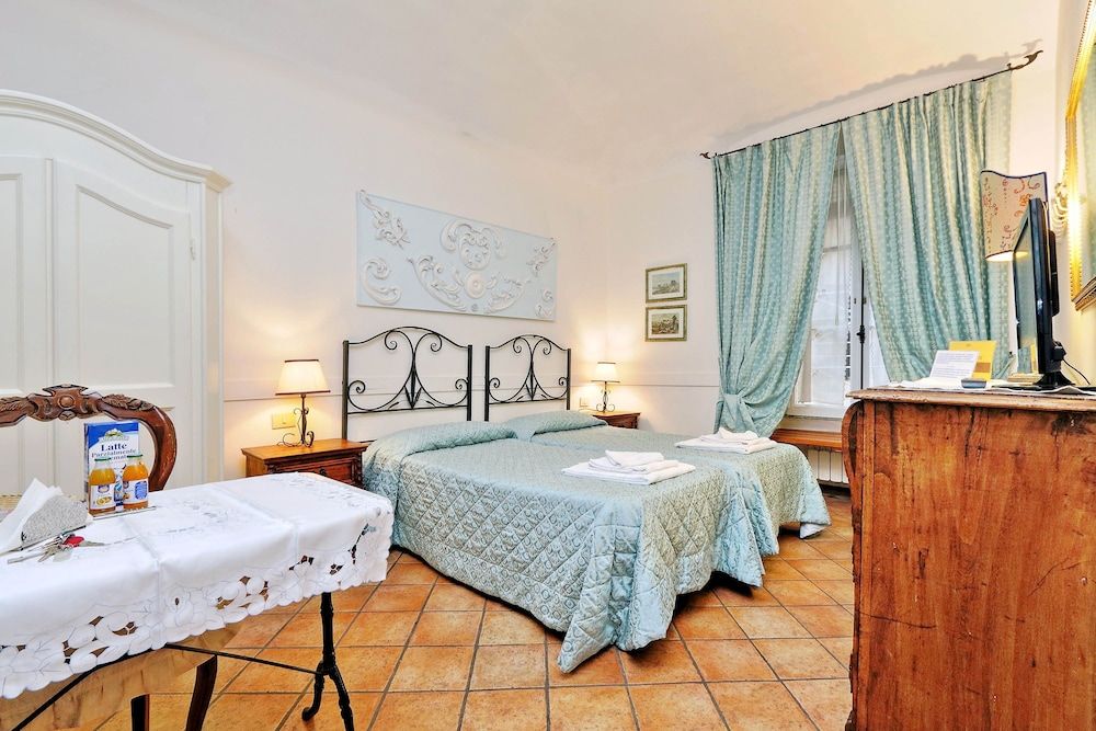 Scipioni Suites Triple Room 6