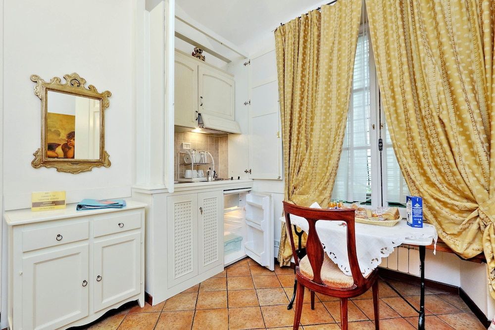 Scipioni Suites Quadruple Room 10