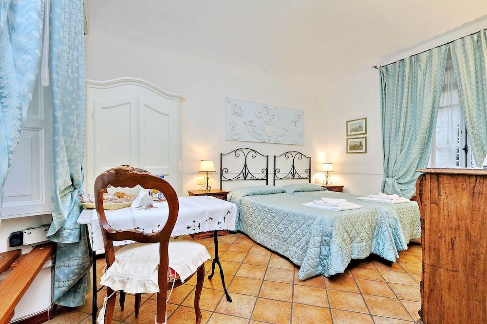 Scipioni Suites Triple Room 5