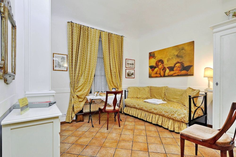 Scipioni Suites Quadruple Room 12