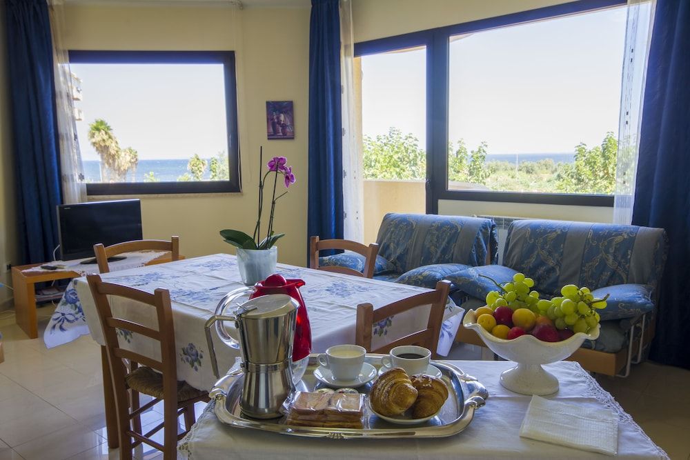 Le Saline Apartment, 2 Bedrooms, Kitchen (4 people) 2