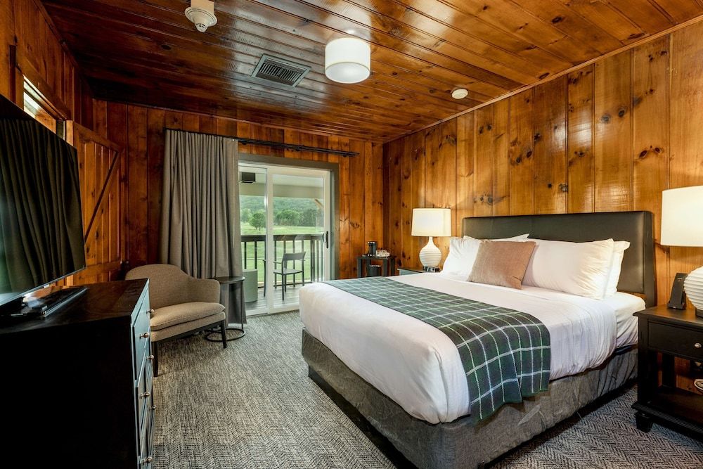 Room, 1 Queen Bed (Historic Inn)