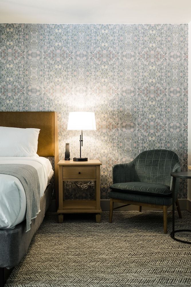Room, 1 King Bed, Balcony (Historic Inn)