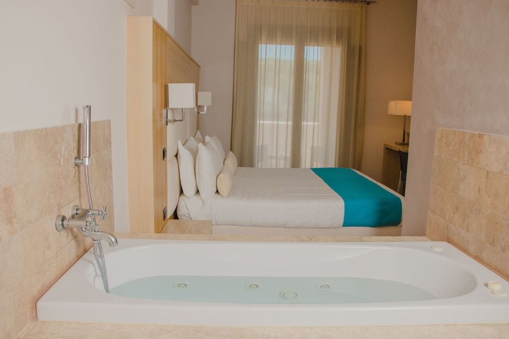 CDSHotels Basiliani Suite, Hot Tub 12