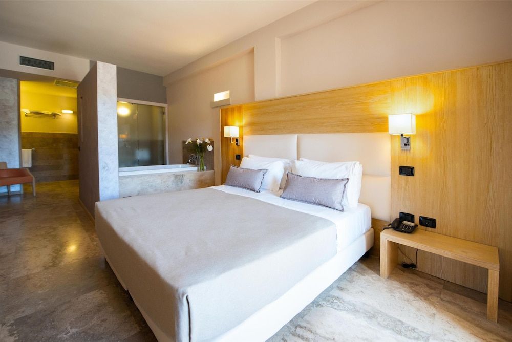 CDSHotels Basiliani Suite, Hot Tub 5