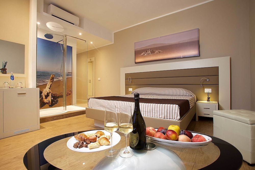 Deluxe Suite, 1 King Bed with Sofa bed, Kitchenette, Valley View